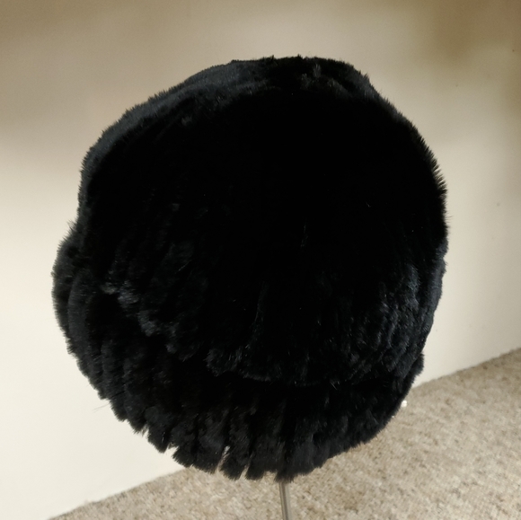 SALE Black Knitted Rex Rabbit Fur Stretch Beanie - Picture 1 of 2